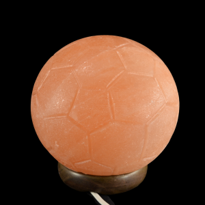 Elektrická soľná lampa z himalájskej soli, Futbalová lopta, 4–4,5 kg, drevený podstavec